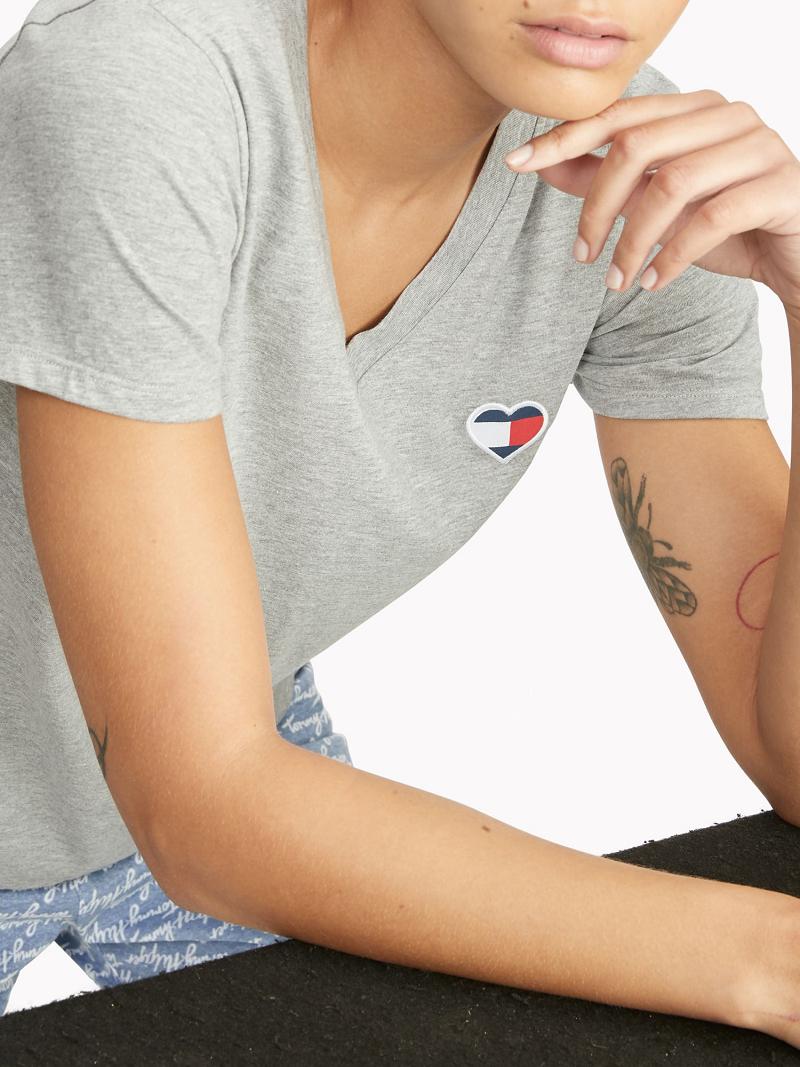 T Shirts Tommy Hilfiger Heart Sleep Femme Grise | FR_W21454